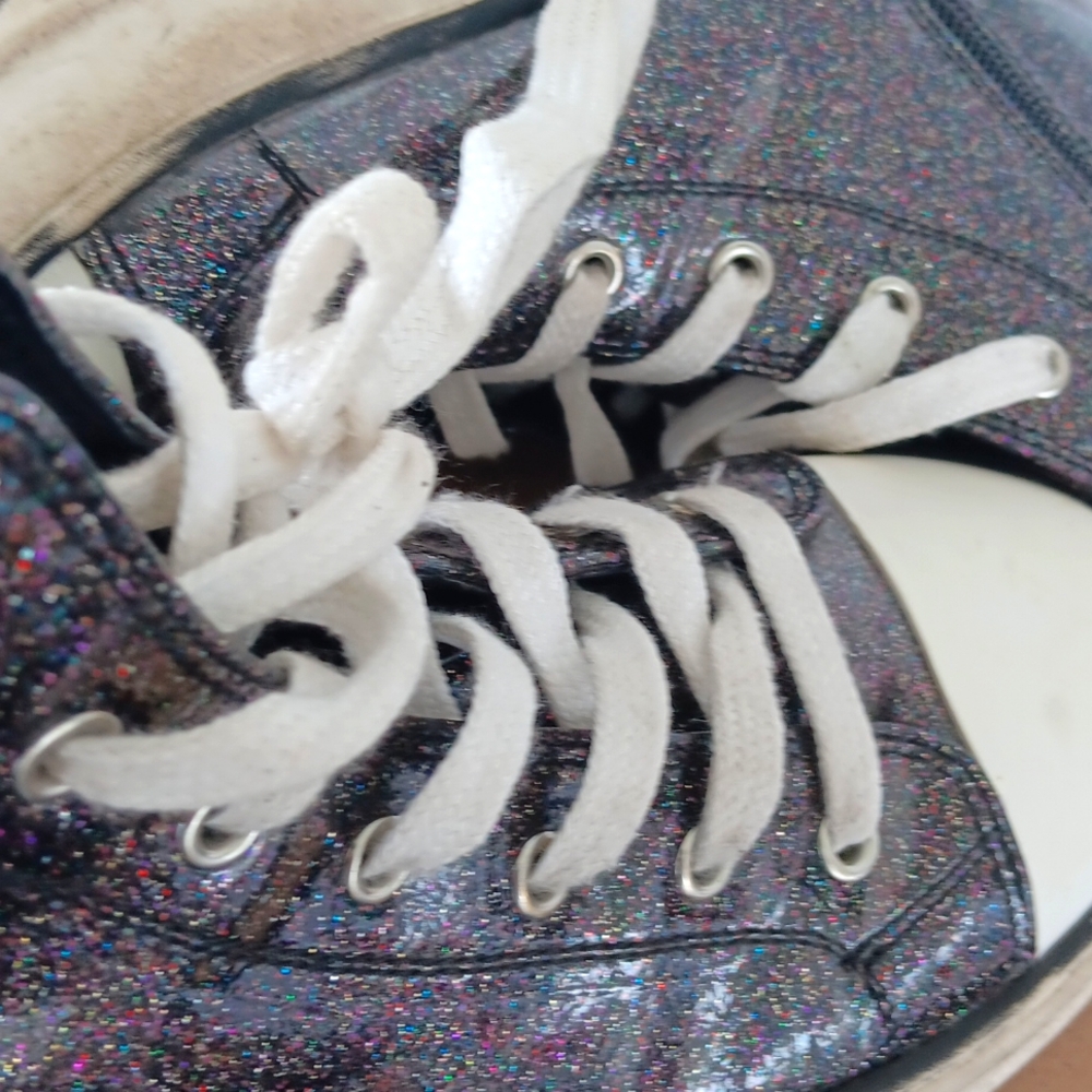 Kids sneakers